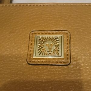 Elegant Tan Leather Handbag